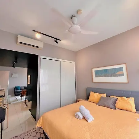 Studio Staycation D'Sara @ Linked Mrt, Near Thomson Hospital & Sungai Buloh Hospital Exterior photo