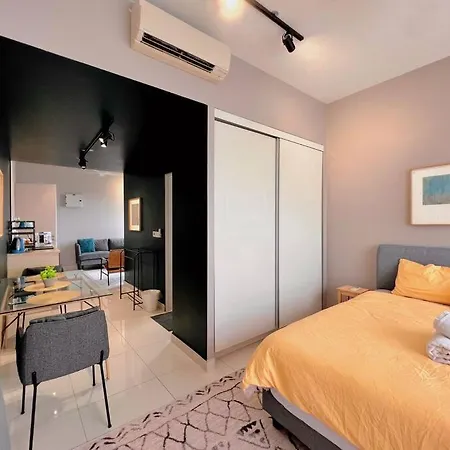 Studio Staycation D'Sara @ Linked Mrt, Near Thomson Hospital & Sungai Buloh Hospital Exterior photo