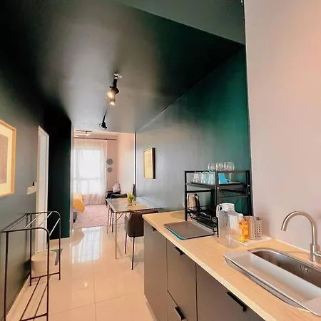Studio Staycation D'Sara @ Linked Mrt, Near Thomson Hospital & Sungai Buloh Hospital Exterior photo