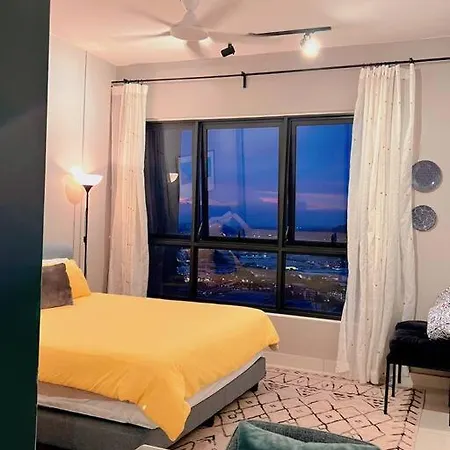 Studio Staycation D'Sara @ Linked Mrt, Near Thomson Hospital & Sungai Buloh Hospital Exterior photo
