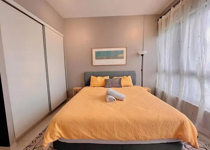 Studio Staycation D\'Sara @ Linked Mrt, Near Thomson Hospital & Sungai Buloh Hospital