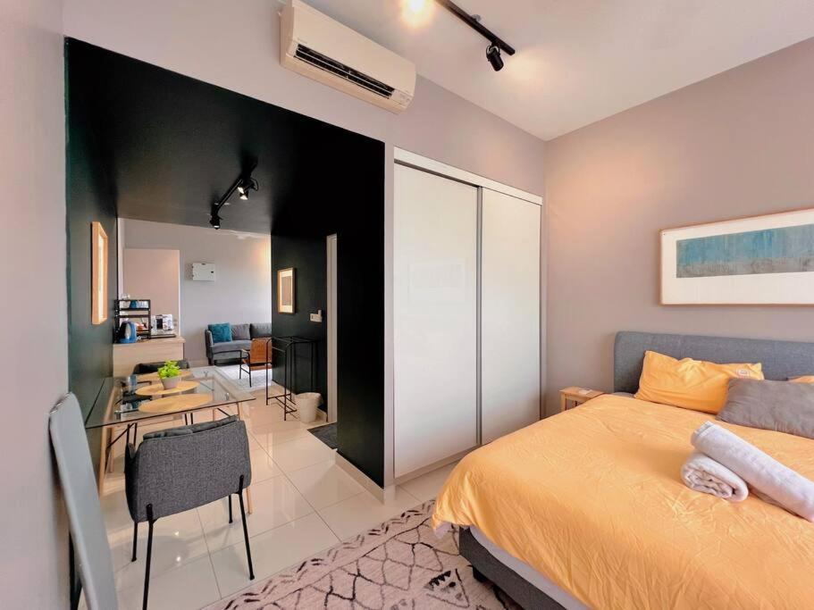 Staycation D'sara @ Linked Mrt, Near Thomson Hospital & Hospital * Sungai Buloh