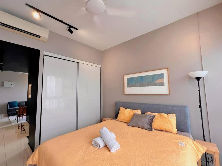 Apartment Staycation D'sara @ Linked Mrt, Near Thomson Hospital & Hospital