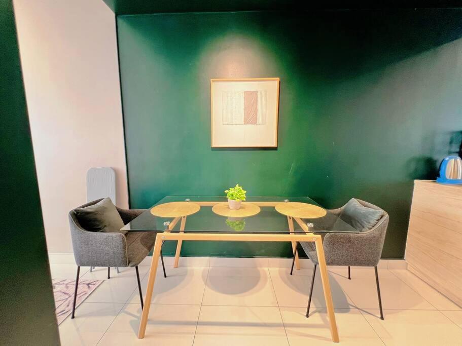 Apartment Staycation D'sara @ Linked Mrt, Near Thomson Hospital & Hospital *