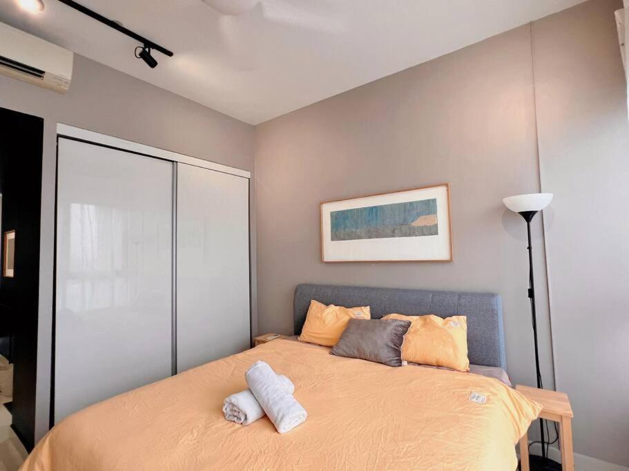 Apartment Staycation D'sara @ Linked Mrt, Near Thomson Hospital & Hospital *